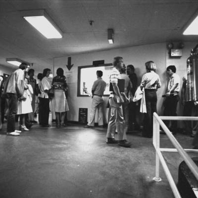 Student_queue_in_Kell_Hall_1976.jpg